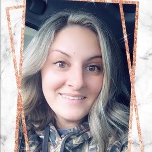 Meet your Posher, Desiree